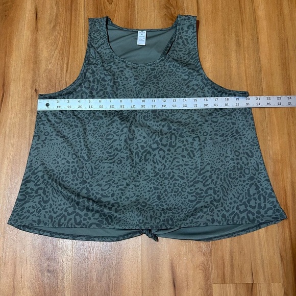 90 Degree By Reflex Gray Tank Top with Sleek Design - Picture 4 of 5